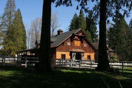 DC Building - Barn Construction Contractor in Portland, Oregon