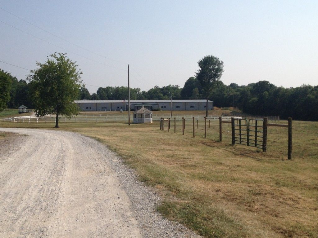 EquiKnox Farm Horse Boarding Farm in Spring Hill, Tennessee