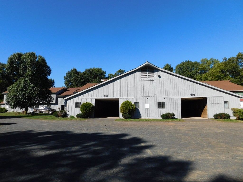 Meadow Ridge Stables - Horse Boarding Farm in Meriden, Connecticut