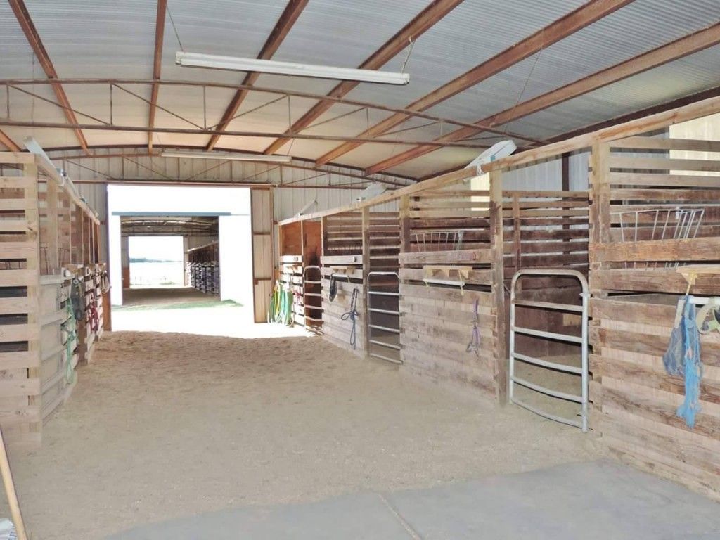 Carroll Stables - Horse Boarding Farm in Richmond, Texas