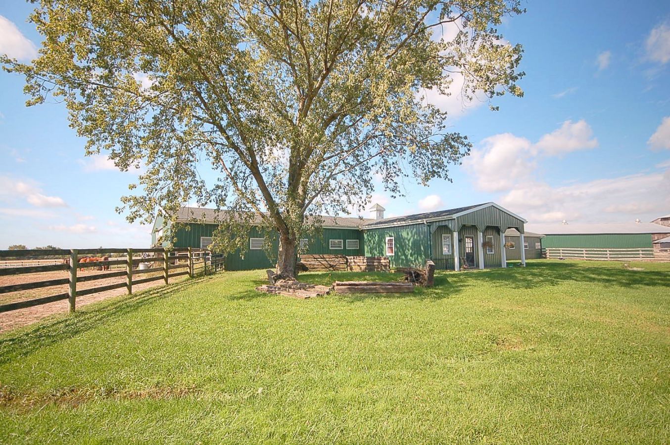 Horse Farms for Sale or Lease in Illinois