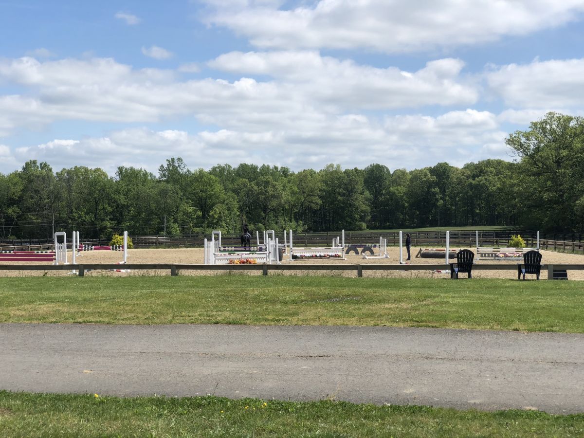 White Pole Stables - Horse Boarding Farm in Pittstown, New Jersey