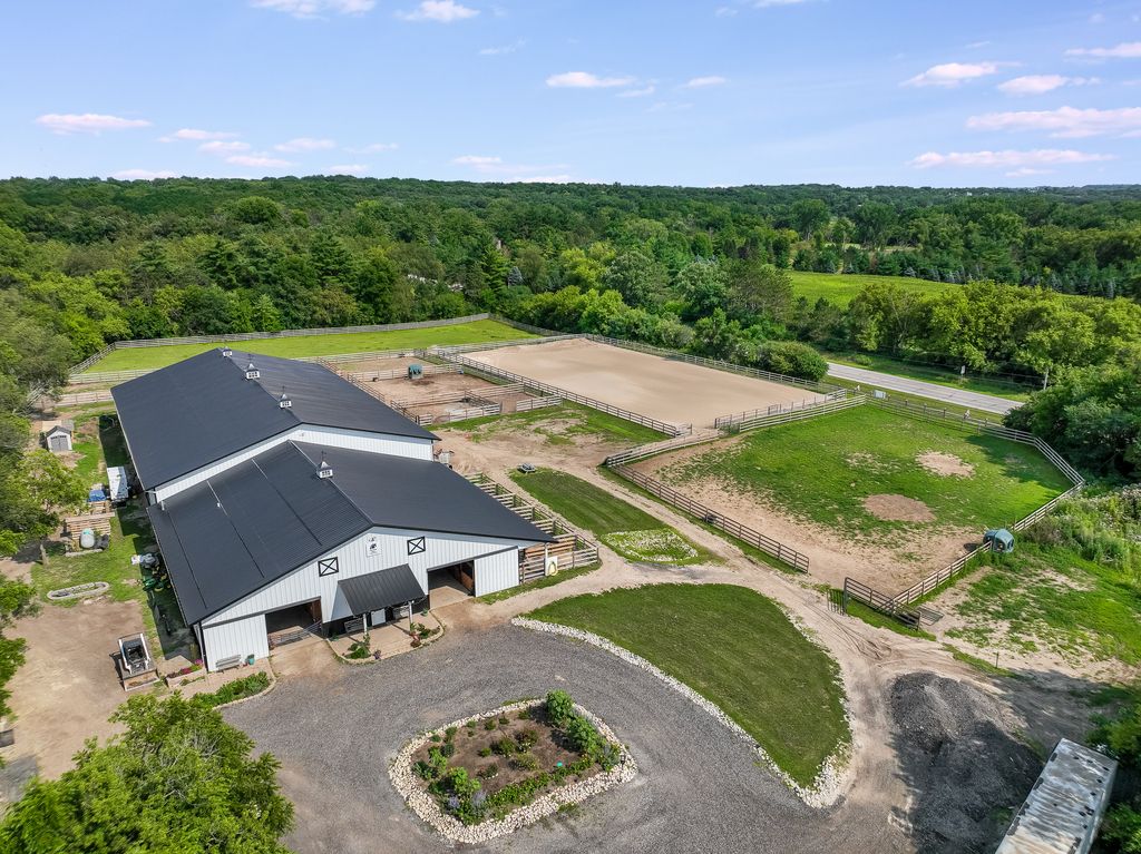 20 Acre Luxury Home & Equestrian Facility - Horse Friendly Property 