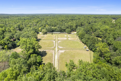 Visit 9.75 Acre Turnkey Equestrian Facility