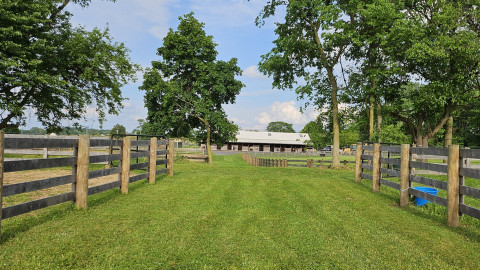 Visit Hollyhurst Farm, LLC